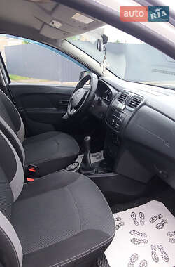 Седан Renault Logan 2013 в 