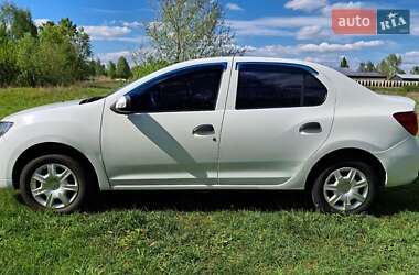 Седан Renault Logan 2013 в 