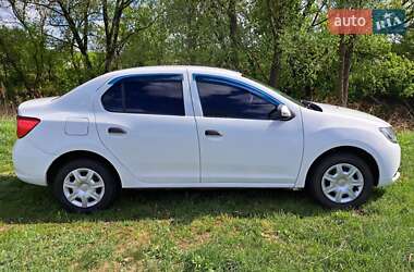 Седан Renault Logan 2013 в 