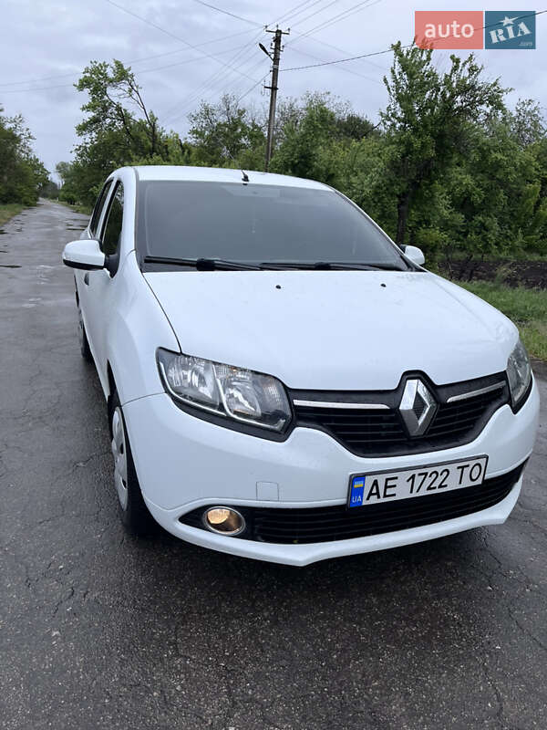 Седан Renault Logan 2013 в Царичанке