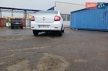 Седан Renault Logan 2016 в 