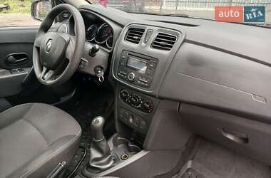 Седан Renault Logan 2016 в 