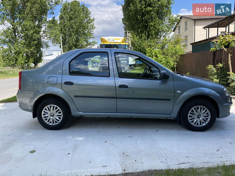 Седан Renault Logan 2011 в Борисполе