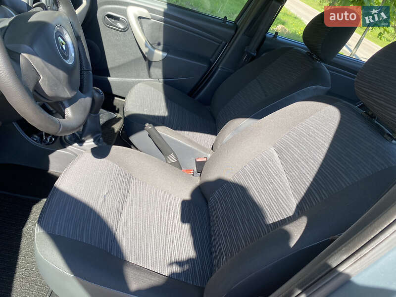 Седан Renault Logan 2011 в Борисполе