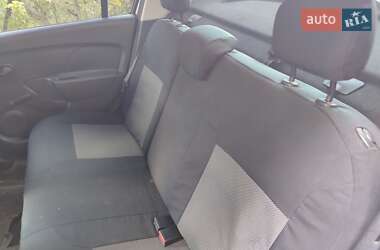 Седан Renault Logan 2017 в 
