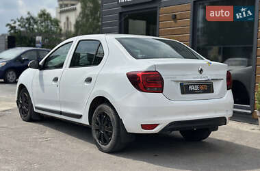 Седан Renault Logan 2017 в 