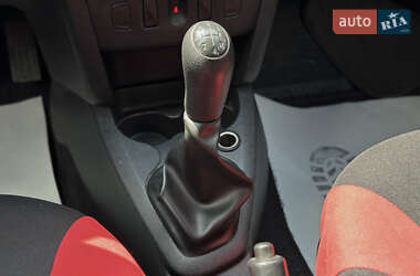 Седан Renault Logan 2017 в 
