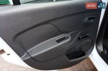 Седан Renault Logan 2016 в 