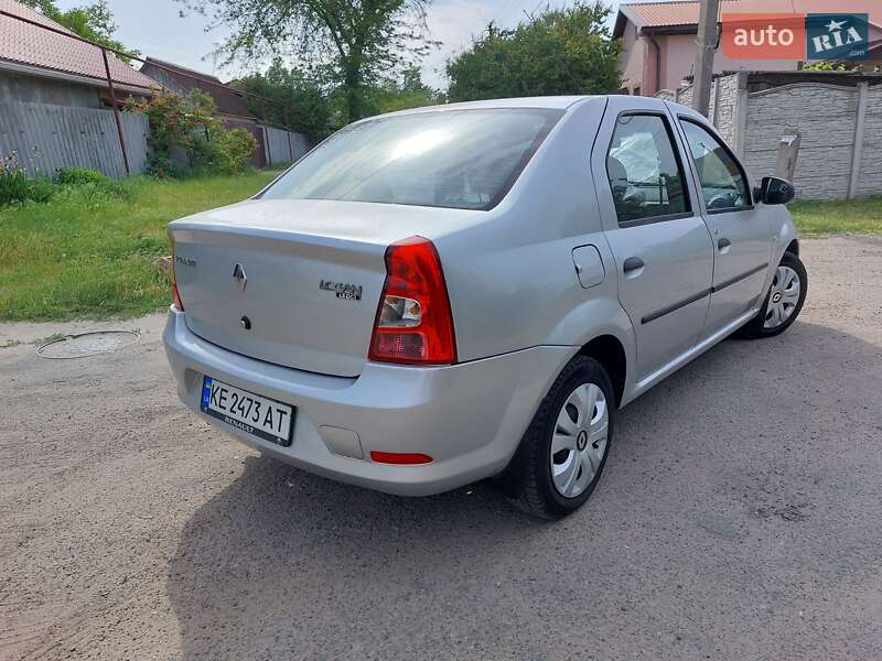 Седан Renault Logan 2012 в Дніпрі