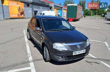 Седан Renault Logan 2010 в 