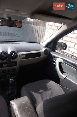 Седан Renault Logan 2010 в 