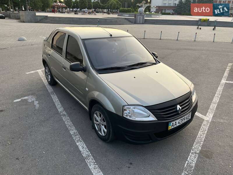 Седан Renault Logan 2011 в Умані