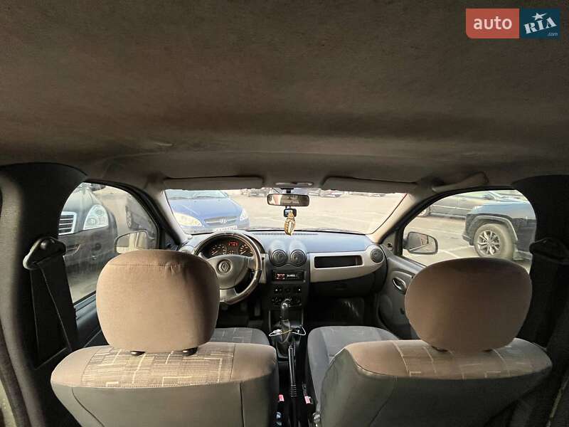 Седан Renault Logan 2011 в Умані