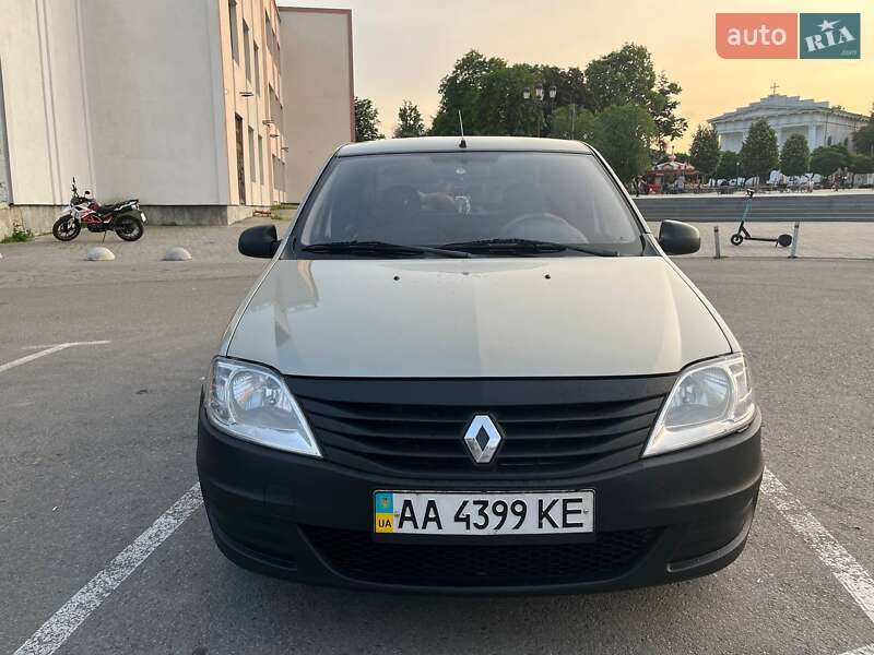 Седан Renault Logan 2011 в Умані