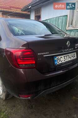 Седан Renault Logan 2017 в 