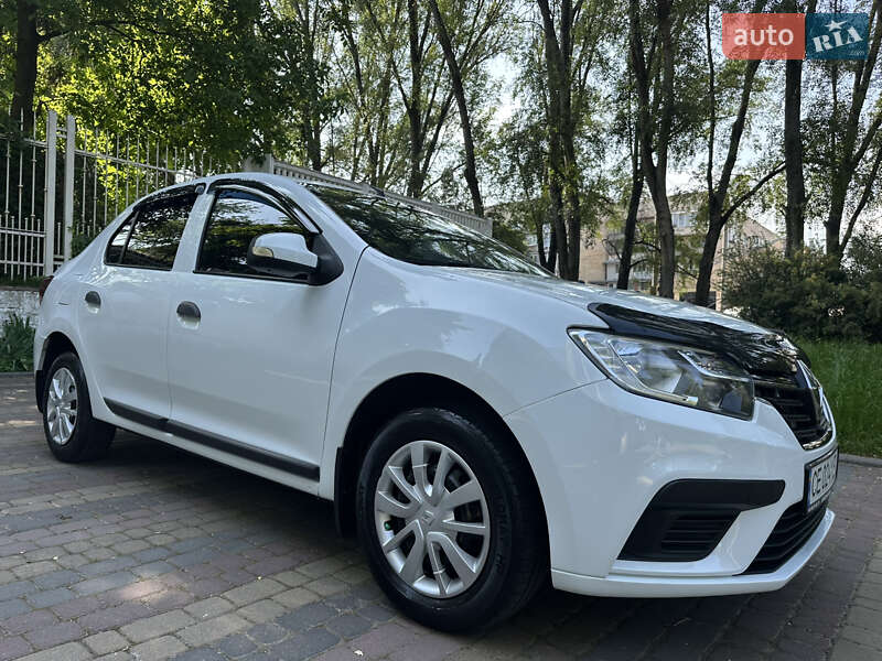 Седан Renault Logan 2019 в Черновцах