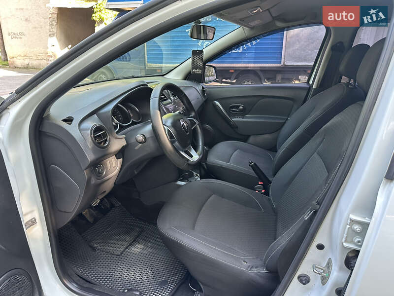 Седан Renault Logan 2019 в Черновцах
