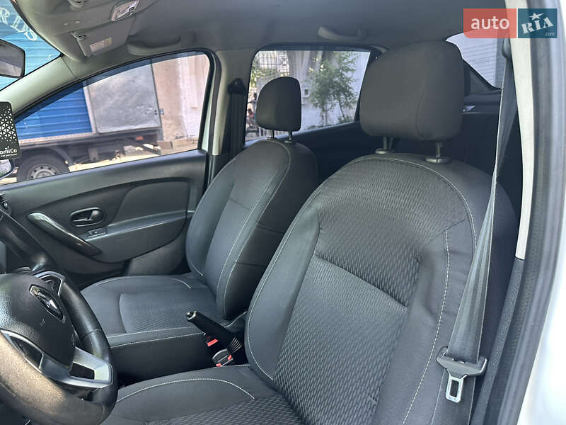 Седан Renault Logan 2019 в Черновцах