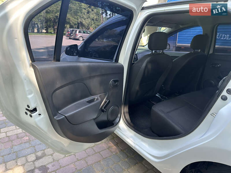 Седан Renault Logan 2019 в Черновцах