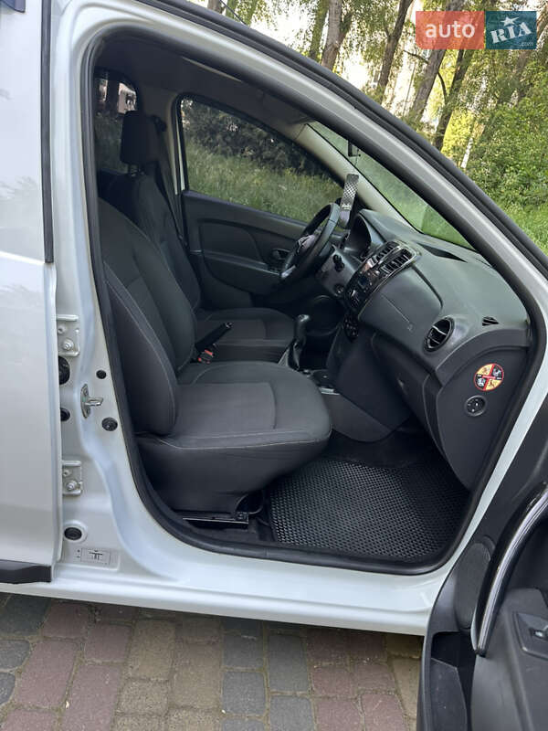 Седан Renault Logan 2019 в Черновцах