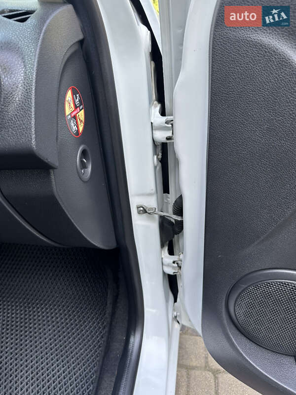 Седан Renault Logan 2019 в Черновцах
