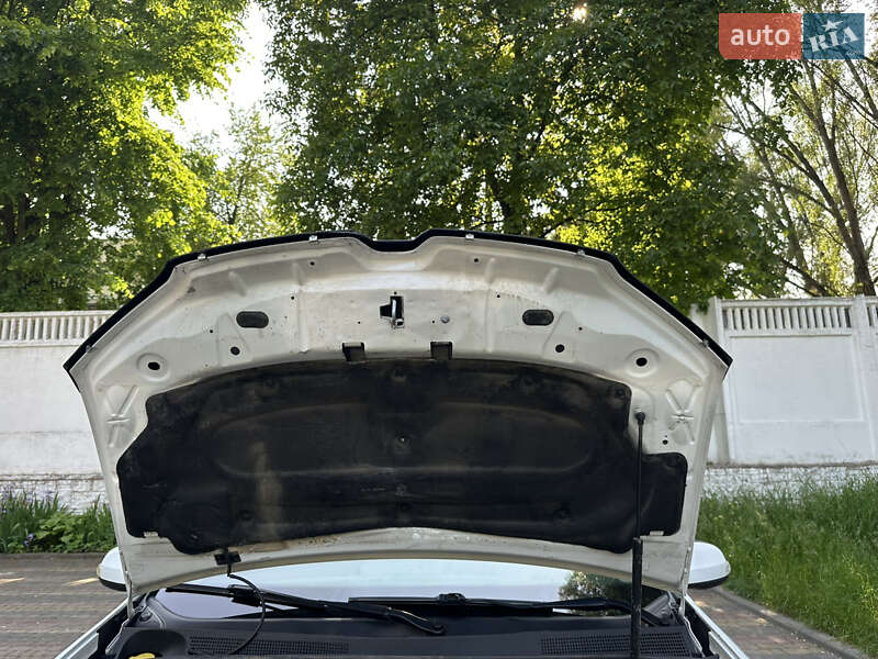 Седан Renault Logan 2019 в Черновцах