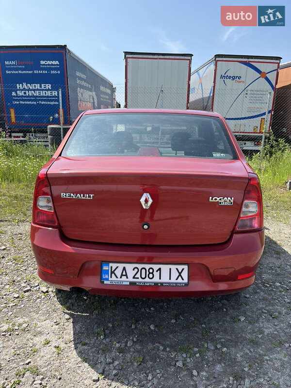 Седан Renault Logan 2012 в Львові