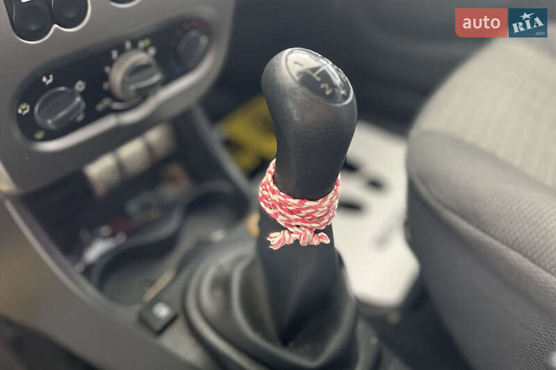 Седан Renault Logan 2010 в Шептицькому