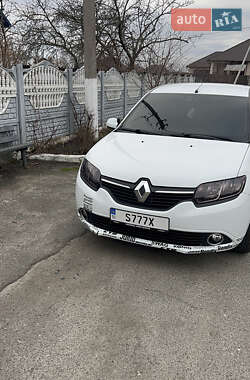 Седан Renault Logan 2014 в 