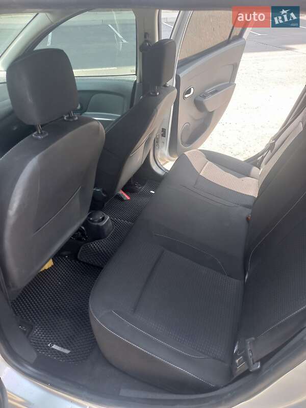 Седан Renault Logan 2018 в Умані