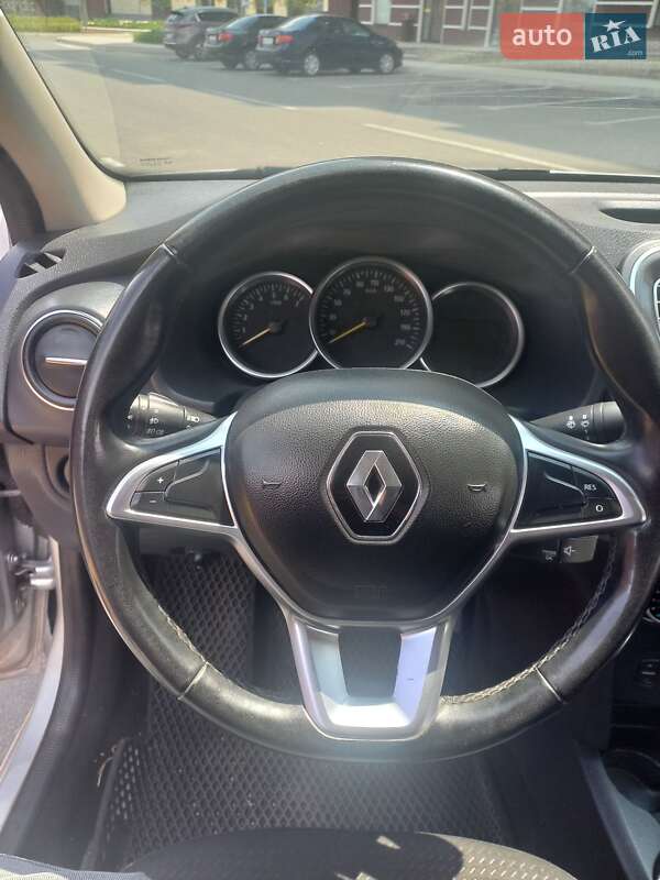 Седан Renault Logan 2018 в Умані