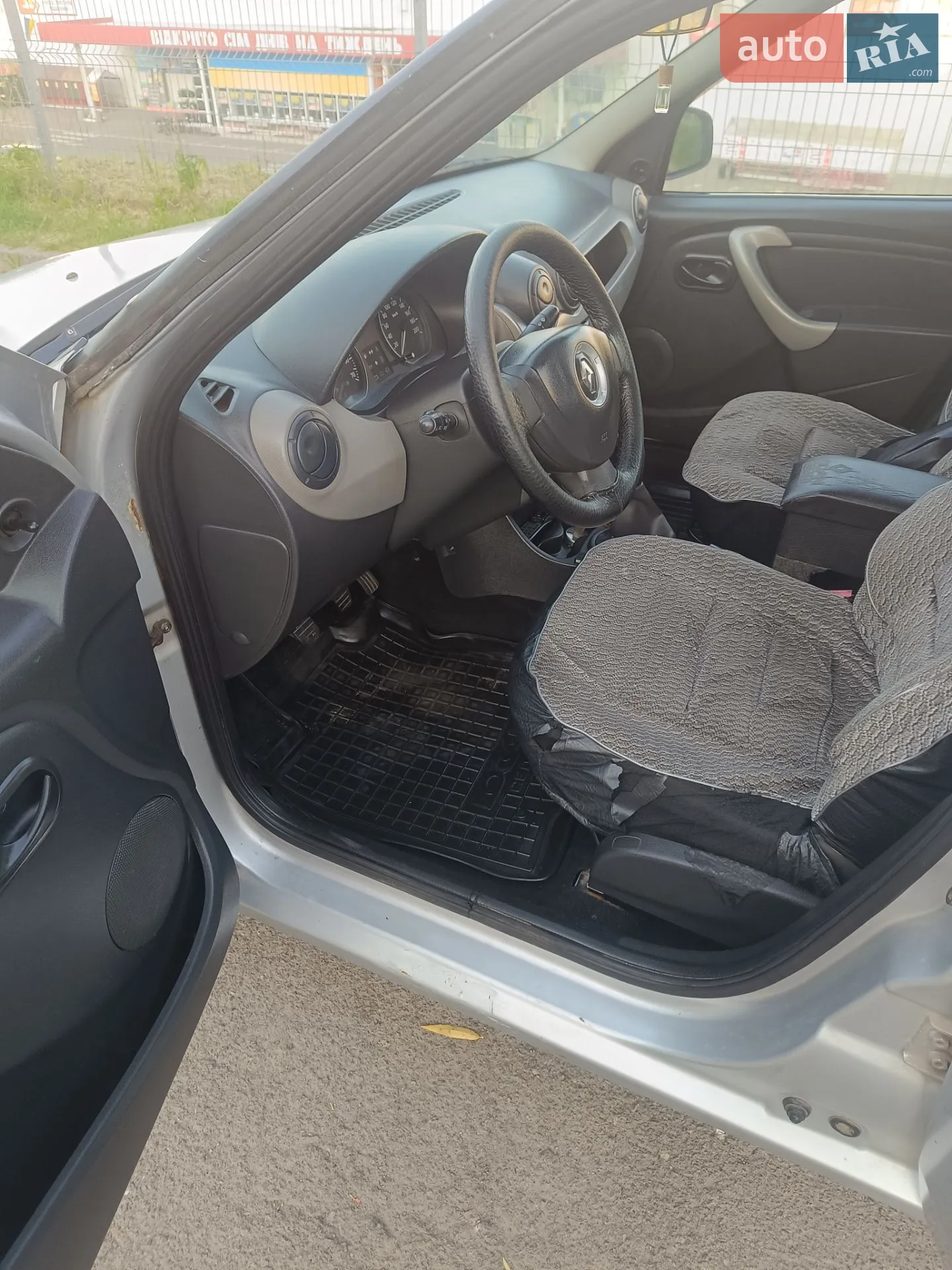 2010 Renault Logan - мініатюра 18