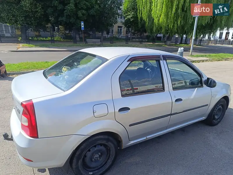 Renault Logan 2010