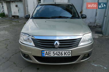 Седан Renault Logan 2011 в 