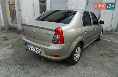 Седан Renault Logan 2011 в 