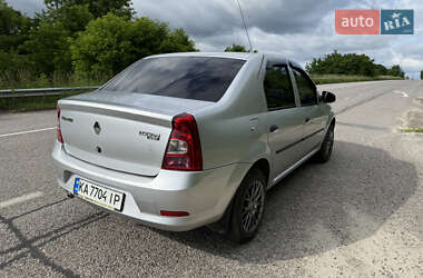Седан Renault Logan 2010 в Глухове