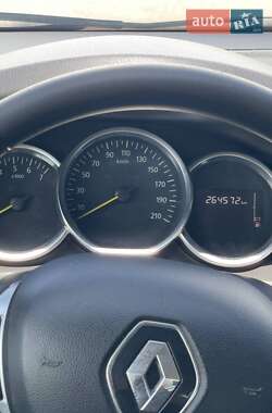 Седан Renault Logan 2017 в 