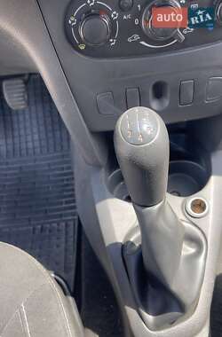 Седан Renault Logan 2017 в 