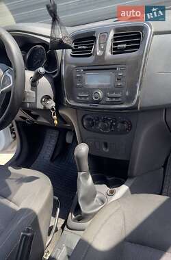 Седан Renault Logan 2017 в 