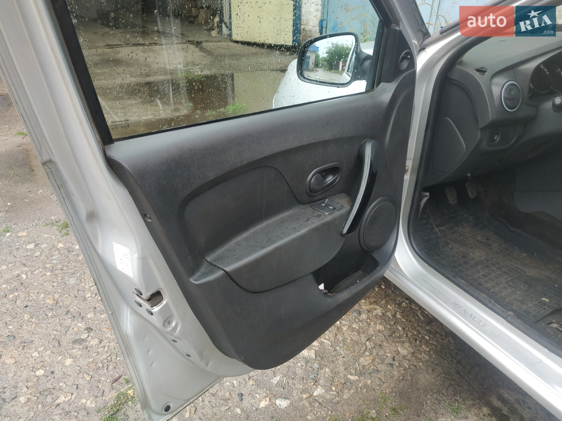 2013 Renault Logan - мініатюра 4