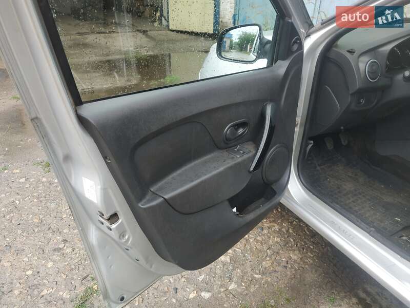 Седан Renault Logan 2013 в Днепре фото 4 Седан Renault Logan 2013 в Днепре