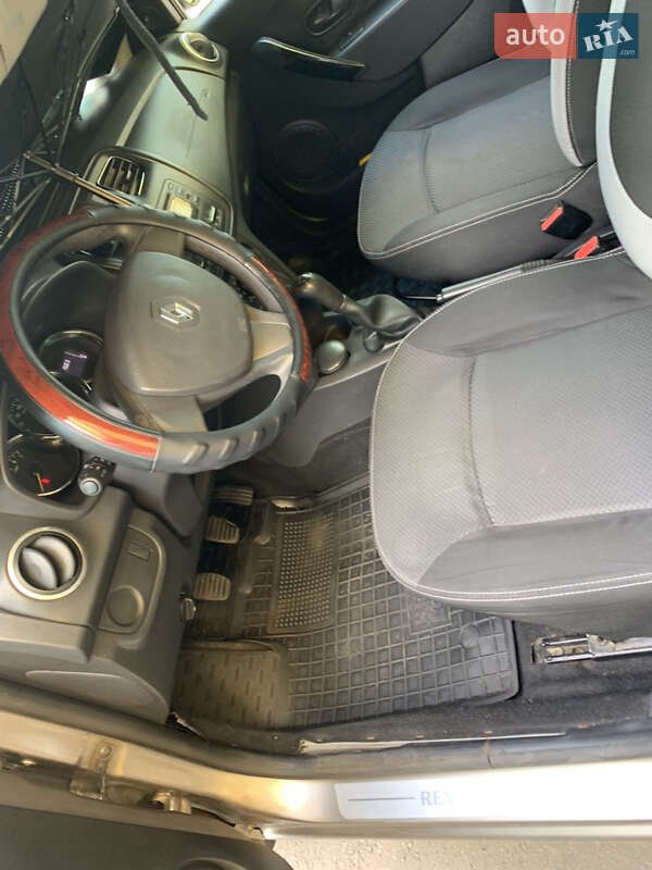 Седан Renault Logan 2013 в Києві