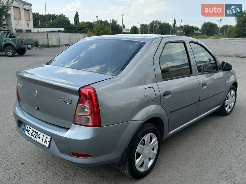 Седан Renault Logan 2010 в Новомосковске