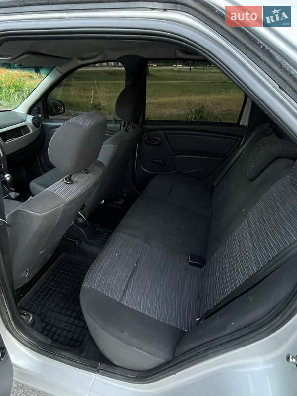 Седан Renault Logan 2010 в Полтаве