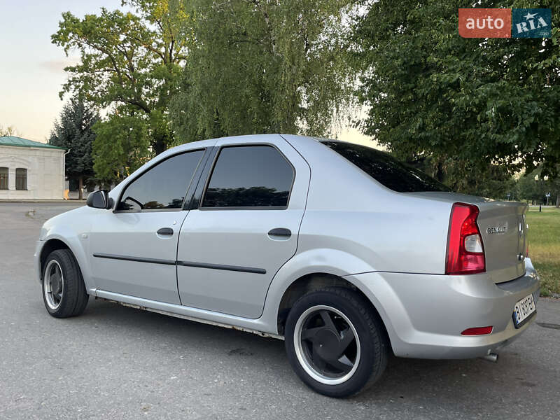 Седан Renault Logan 2010 в Полтаве
