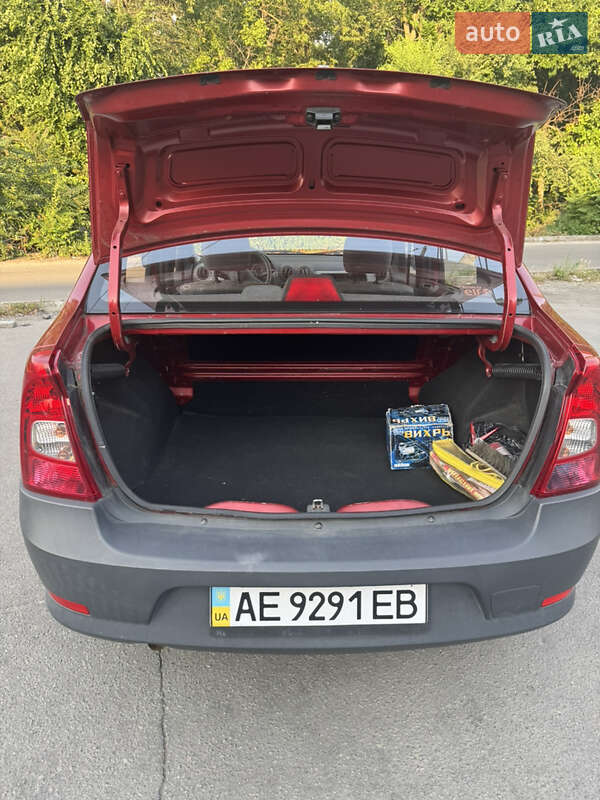 Седан Renault Logan 2009 в Днепре