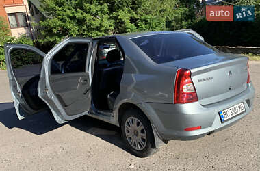 Седан Renault Logan 2010 в 