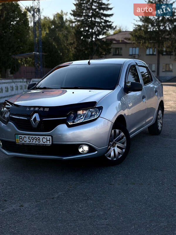 Renault Logan 2013
