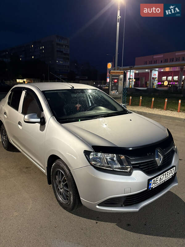 Renault Logan 2013