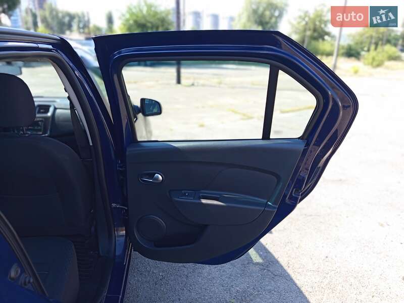 Седан Renault Logan 2020 в Киеве